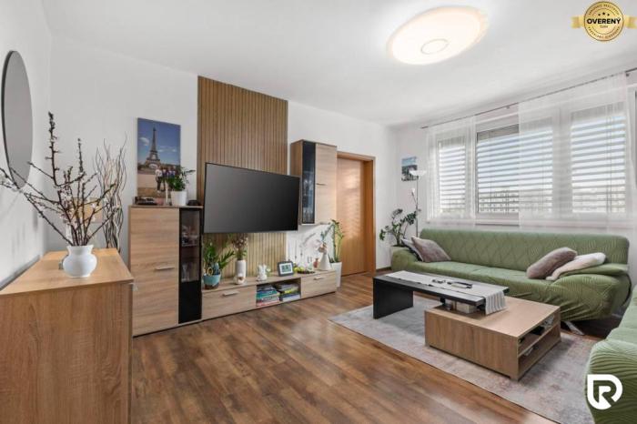 Reality RADO | Veľkometrážny 4i byt v Petržalke | len 4 zastávky od centra