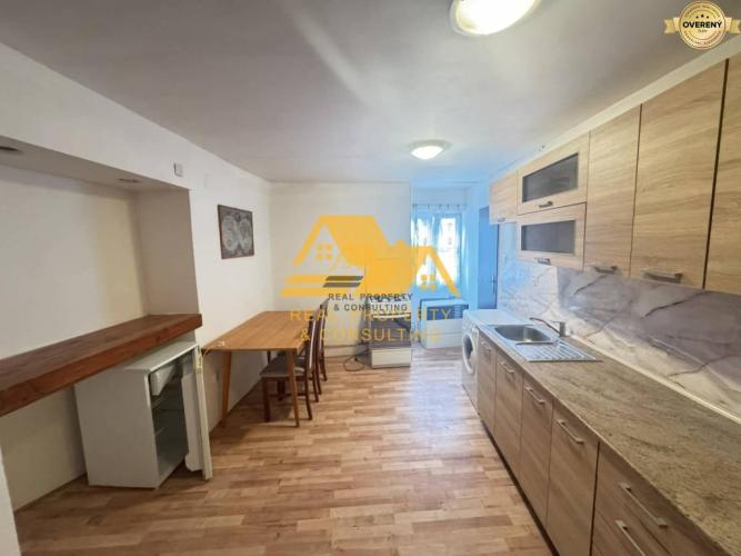 Reality Prenajmem 2 izbový byt v Nesvadoch