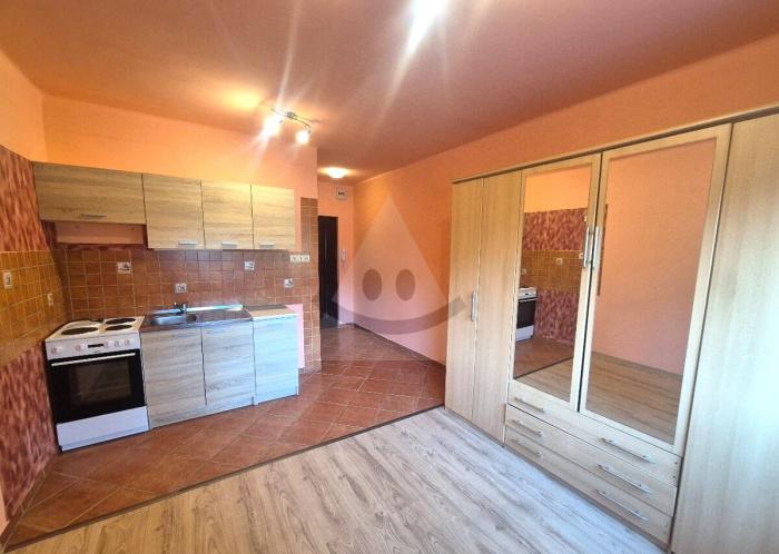 Reality garsónka, Komárno, Sídlisko VII, Eötvösa