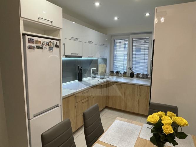 Reality 5 a viac-izbový byt byt, Komárno