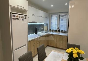 Reality 5 a viac-izbový byt byt, Komárno