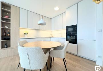 Reality NA PRENÁJOM | Luxusný 2 izbový byt  s parkovacím miestom – Vinohrady