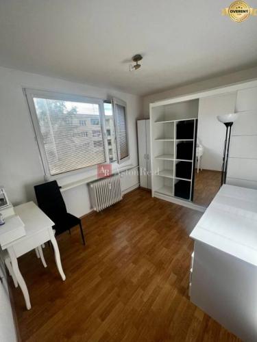 Reality PREDAJ: 2 izb. byt, zrekonštruovaný, ul. J. Baníka - Zvolen