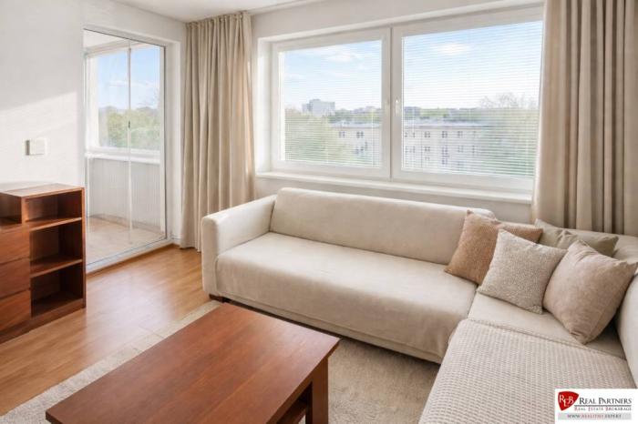 Reality prenájom 2-izbový byt, 60m2,loggia,parkovanie, OSTREDKY- Ružinov