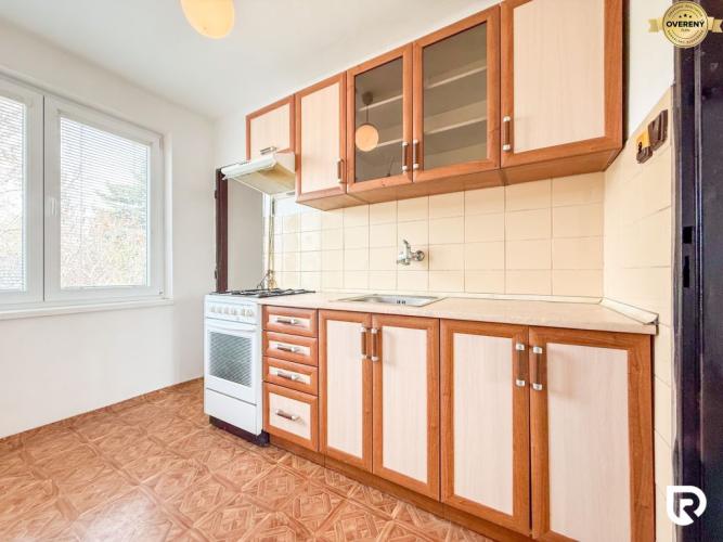 Reality RADO | 3i byt 54m2 + 20m2 pivnica + pozemok, Hrabovská - Trenčín