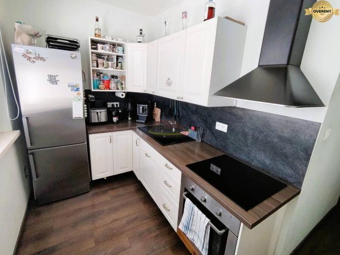 Reality PREDAJ 2 izb.bytu v BA na Hornádskej ul.,52,50 m2, 2.posch.,kompl.rek.
