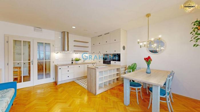 Reality Staromestský 3-izbový byt 73 m², dizajnová rekonštrukcia, Chorvátska
