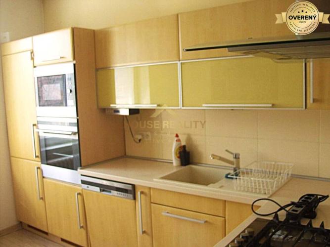Reality Prenájom pekný 2 izbový tehlový byt, Budovateľská ulica, BA II.Ružinov