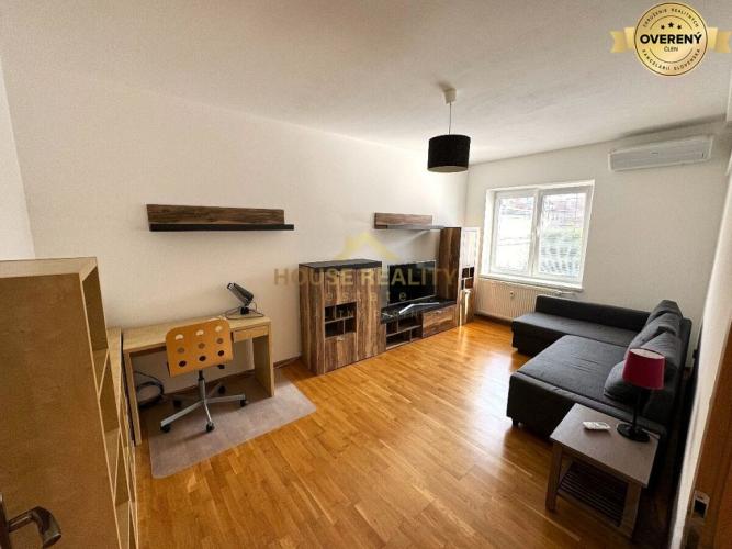 Reality Prenájom pekný 2 izbový byt Záhrebská ulica, Bratislava I. Staré Mesto