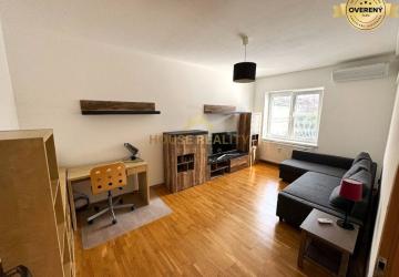 Reality Prenájom pekný 2 izbový byt Záhrebská ulica, Bratislava I. Staré Mesto