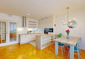 Reality Staromestský 3-izbový byt 73 m², dizajnová rekonštrukcia, Chorvátska