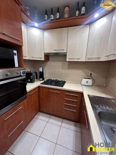 Reality PREDAJ : 3 IZBOVÝ BYT S BALKÓNOM, KOMÁRNO