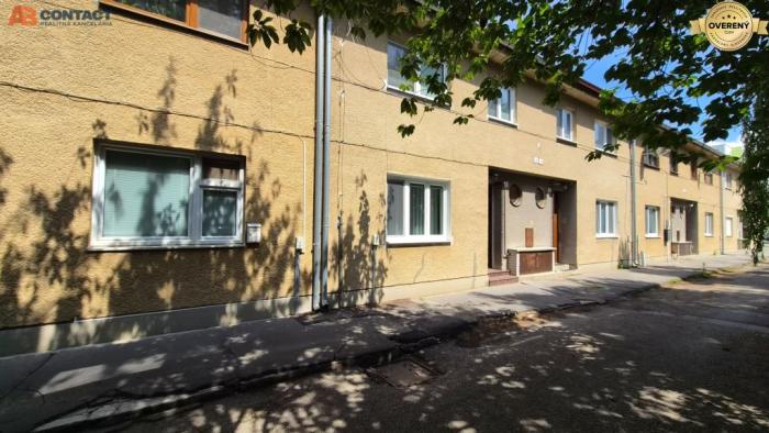 Reality Tehlový 2-izbový byt s vlastným kúrením vo Vrbovom