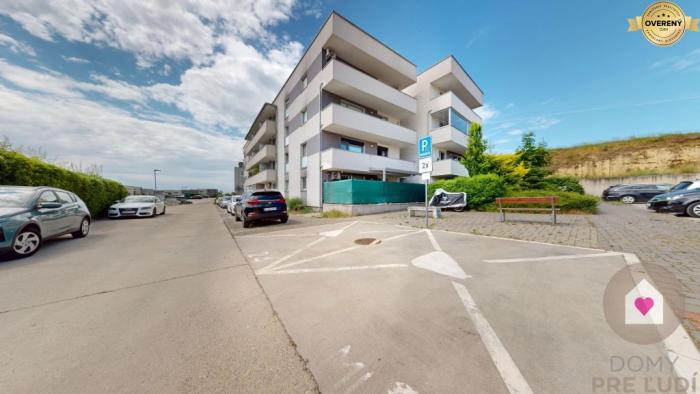 Reality SENEC- Predaj moderného 1i bytu v novostavbe:balkón, parking a pivnica