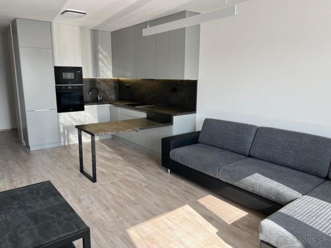 Reality Novostavba 3-iz. bytu Bytča, 68 m2, balkón 13 m2.