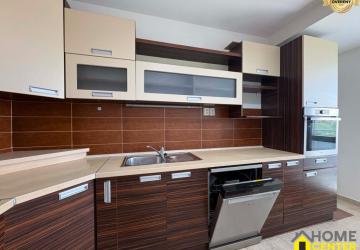 Reality NA PREDAJ praktický 3 izbový byt s balkónom, Komárno