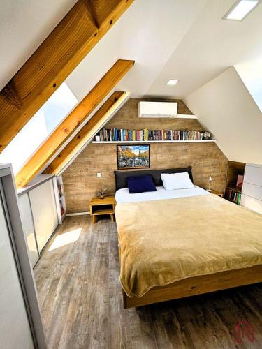 Reality PREDAJ 3. izbový mezonet, 92 m2, Košice, Juh, parkovanie