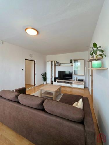 Reality IMPULZ REAL: 3-izbový byt, Košice - Západ, 59m2 + zasklená loggia