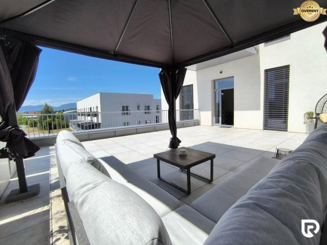 Reality RentHub | EXKLUZÍVNA REZIDENCIA s 60 m² PANORAMATICKOU TERASOU | SMART