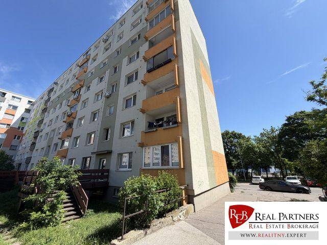 Reality REB.sk Predaj pekný 1 izbový byt, 35 m2, Dudvážska ulica, BA II.