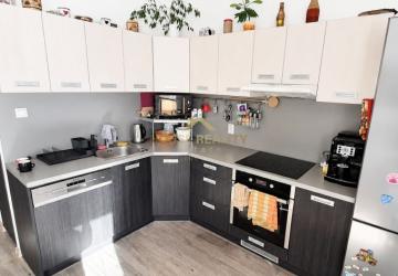 Reality Prenájom pekný 3 izbový byt Sabinovská ulica, Bratislava II Ružinov