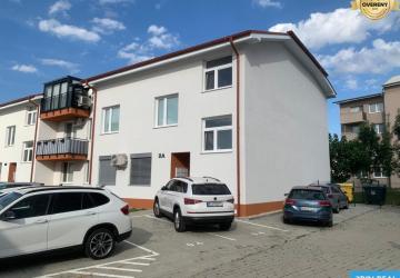 Reality Na prenájom 1izbový byt v Slovenskom Grobe 550,- Eur