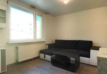 Reality RentHub | Pekný zariadený 1-izbový byt s parkovaním | 30m² | Nemce