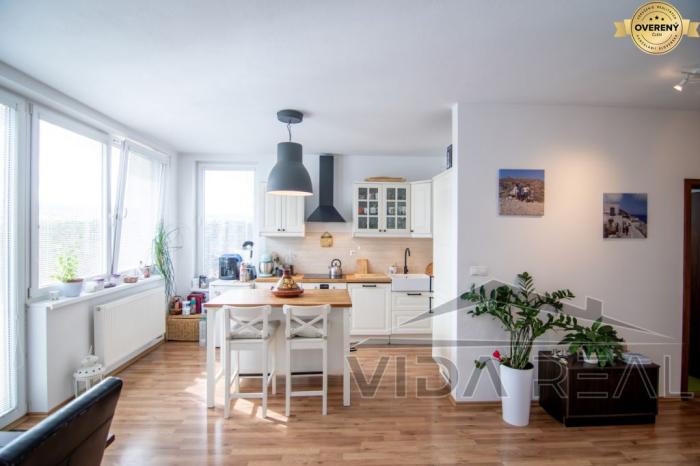 Reality 3-izbový byt s veľkou záhradkou 139 m² a vlastným parkovacím miestom