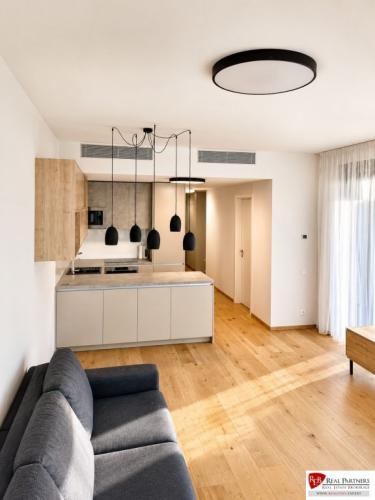 Reality 3- izbový byt na predaj,85m2,SKY PARK, Bratislava