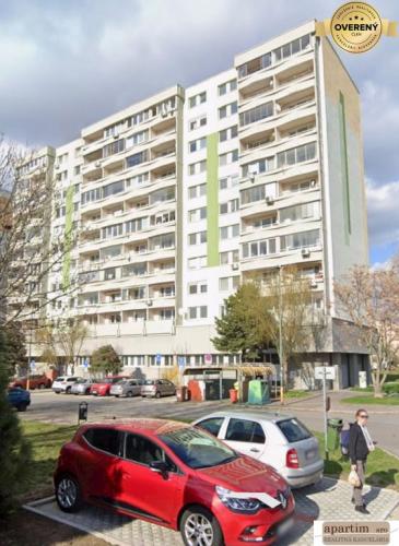 Reality Apartim sro predá 2 izbový byt s loggiou na Podzáhradnej ulici