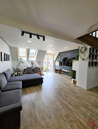 Reality PREDAJ 3. izbový mezonet, 92 m2, Košice, Juh, parkovanie