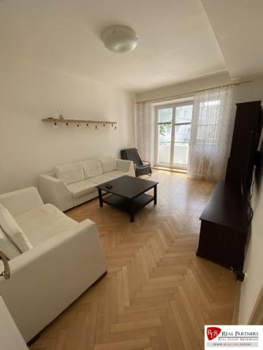 Reality REB.SK Prenájom 3-izbový byt Bratislava I - Staré mesto