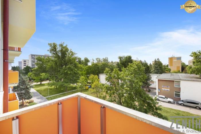 Reality Priestranný 3-izbový byt s balkónom a potenciálom rekonštrukcie