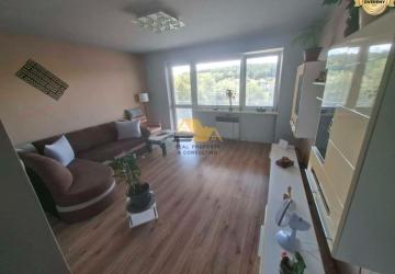Reality Predám 3 izbový byt s balkónom a garážou v obci Čechy