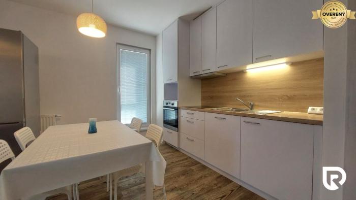 Reality RADO | Prenájom 2-izb. bytu 55 m2 + parking, Trenčín - Halalovka