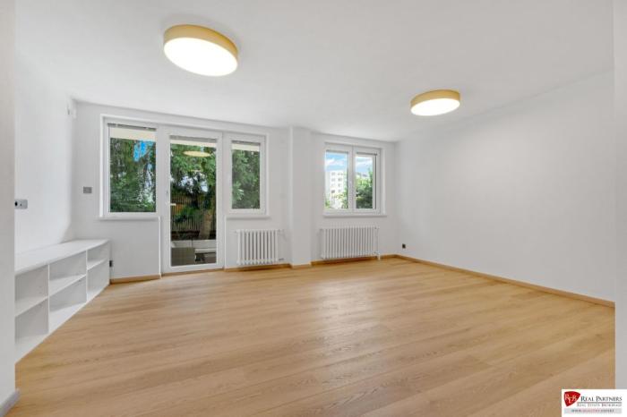 Reality REB.sk,Prenájom moderný 3 izb. byt, Sološnícka ul,124 m2, Karlova Ves