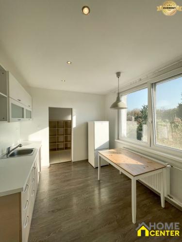 Reality PREDAJ 3 izbový, zrekonštruovaný byt s balkónom blízko centra