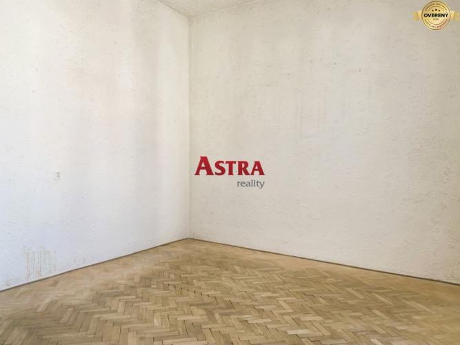 Reality TEHLOVÝ MEŠTIACKY 1-IZBOVÝ BYT, KOŠICE -CENTRUM