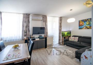 Reality Priestranný 2-izbový byt s loggiou 6 m² a vlastným parkovacím miestom