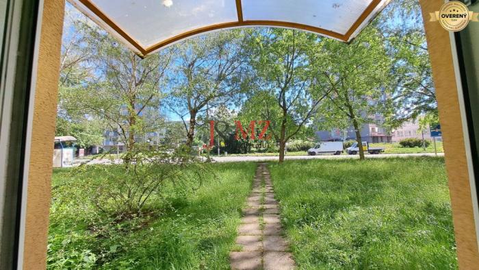 Reality Garsónka 21, 50 m2 s pivnicou, ul. P.O.Hviezdoslava, Levice (SM – 899)