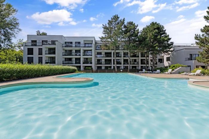 Reality Na predaj nádherný 4 izbový luxusný byt,176 m2 + terasy 55 m2, bazén