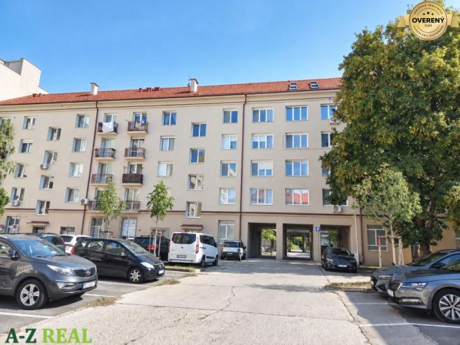 Reality Predaj 3 izbového  tehlového bytu na Košickej ulici v Ružínove