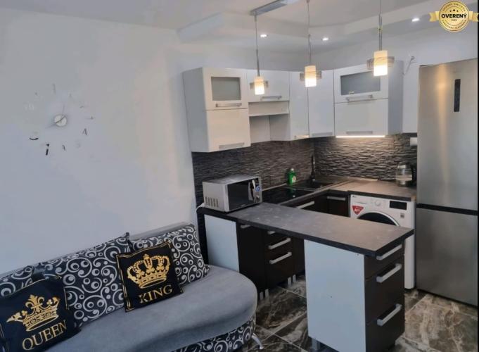 Reality Prenájom luxusná garsónka v centre Topoľčian