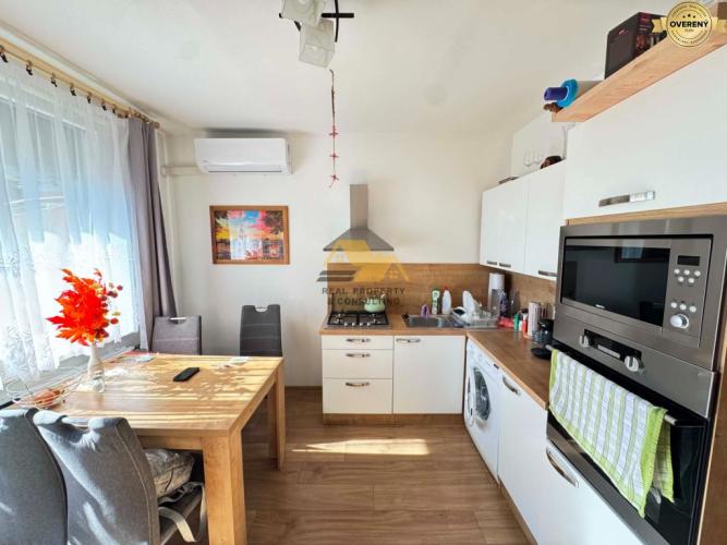 Reality Prenajmem 1 izbový byt s balkónom v Nových Zámkoch