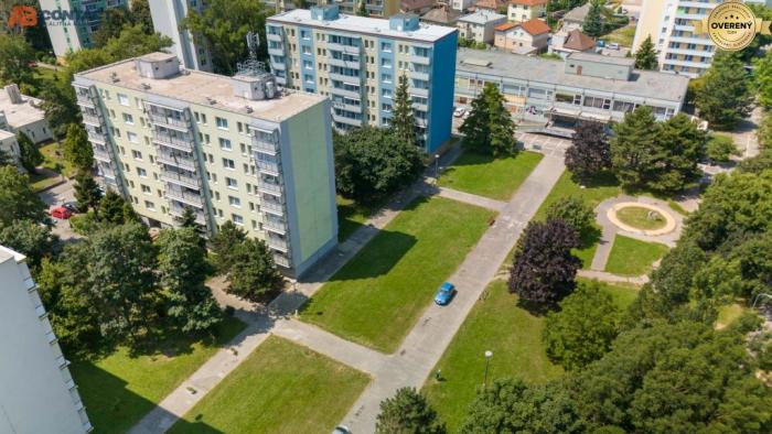 Reality Moderne vybavený a zariadený 1-izbový byt s balkónom na sídlisku JUH