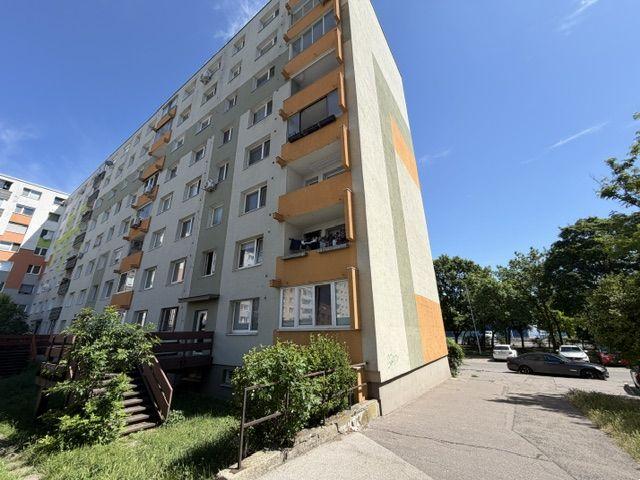 Reality REB.sk Predaj pekný 1 izbový byt, 35 m2, Dudvážska ulica, BA II.