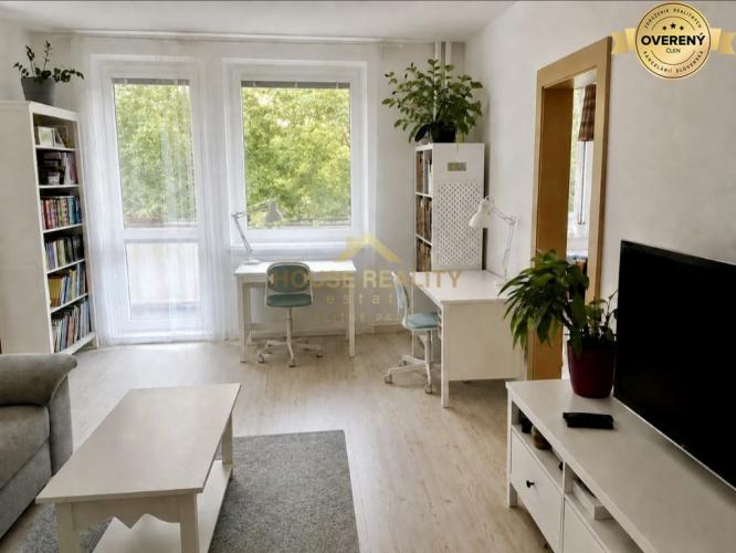 Reality Prenájom pekný 3 izbový byt, Húščavova ulica, Bratislava IV. Dúbravka