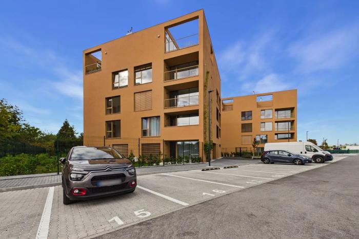 Reality Prenájom 2-izbového bytu, 53 m², Bratislava – Ružinov