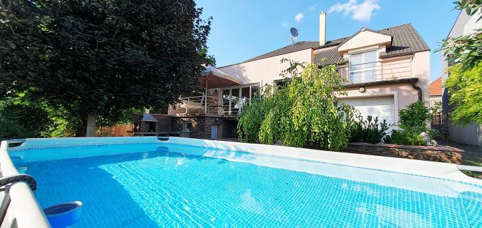 Reality PNORF – nadštandardný 6i RD, 258 m2, trojgaráž, 3x terasa, záhrada, 764 m2, Nová štvrť