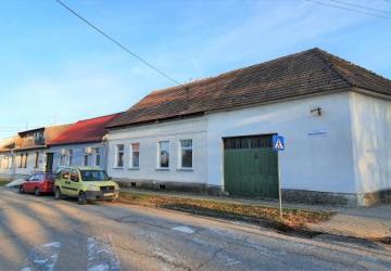 Reality PNORF – 4i RD, 200 m2, 550 m2, vínna pivnica, Radlinského ul., Hlohovec